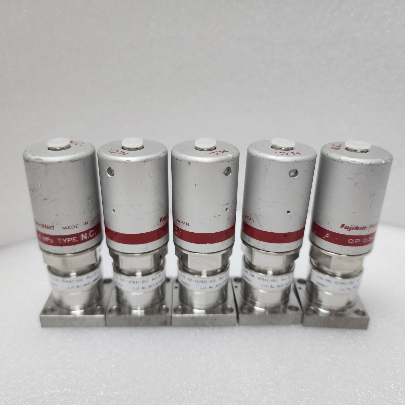 5 Fujikin 0.P 0.5-0.6 MPa, Lam 766-197842-003 Rev B, C No. 565601 NC Valve,96923