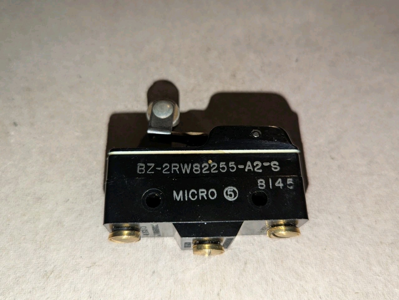 NEW GENUINE UND. LAB. L96, BZ-2RW82255-A2-S MICRO SWITCH 15A 125, 250 OR 480 VAC