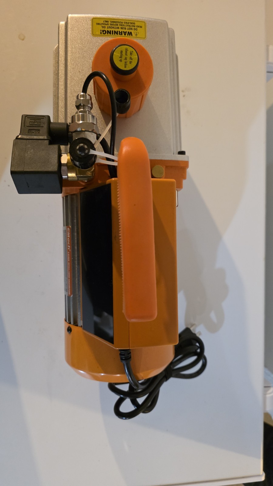 Elitech SVP-12 2-Stage Intelligent Vacuum Pump 12 CFM 1HP 110V 15 Microns