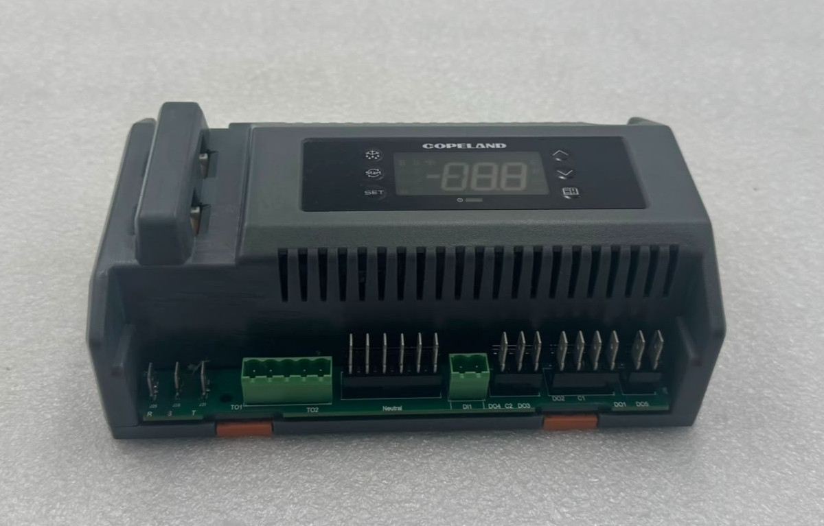 COPELAND XCM25D 543-0220-00 unit controller
