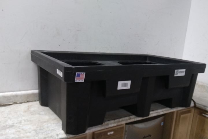 Ultratech 2504 53 In Length 1500 Lb Load Capacity Ultra Spill Pallet (CW)