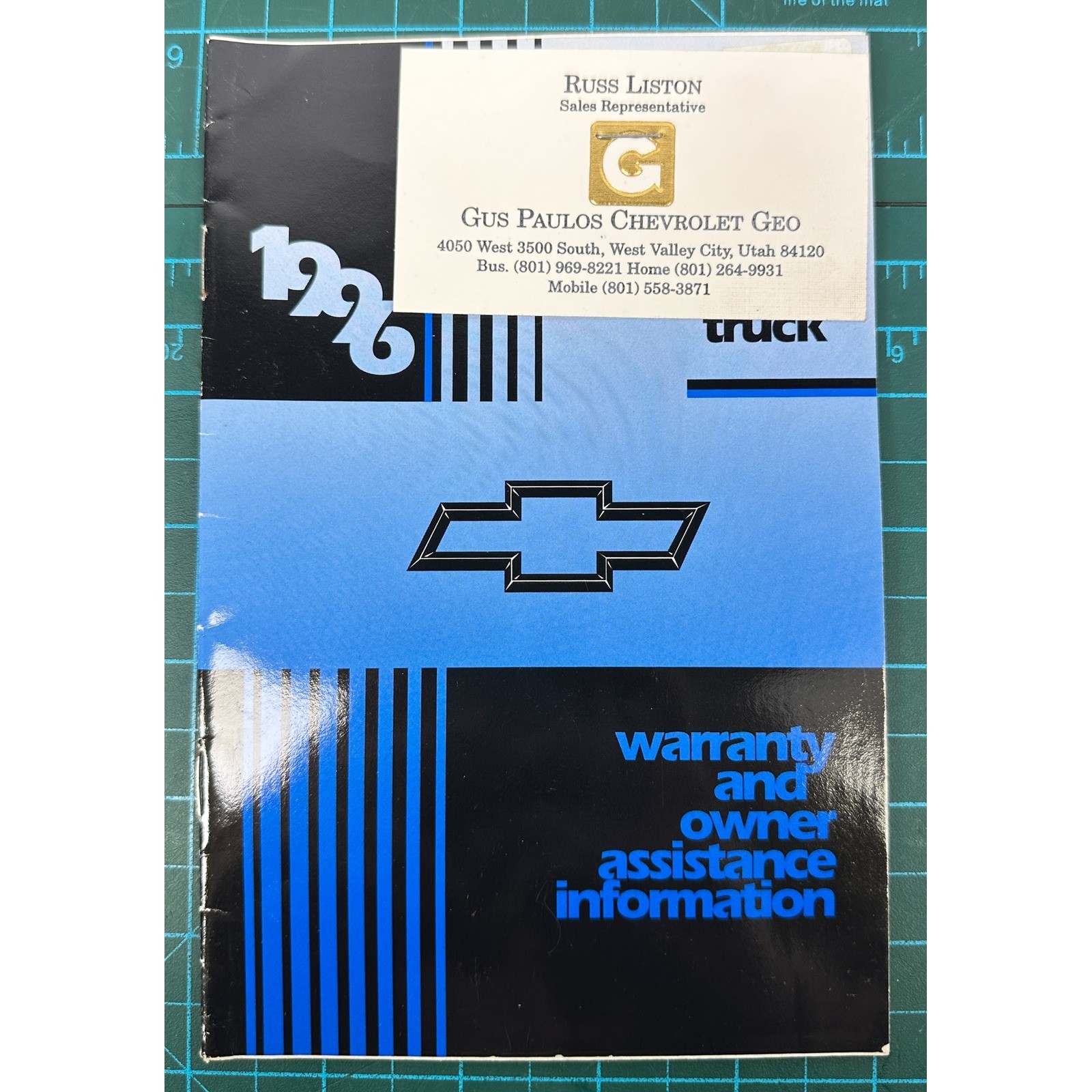 1996 Chevrolet Tahoe Suburban Owners Manual Set with Portfolio Case C-9617