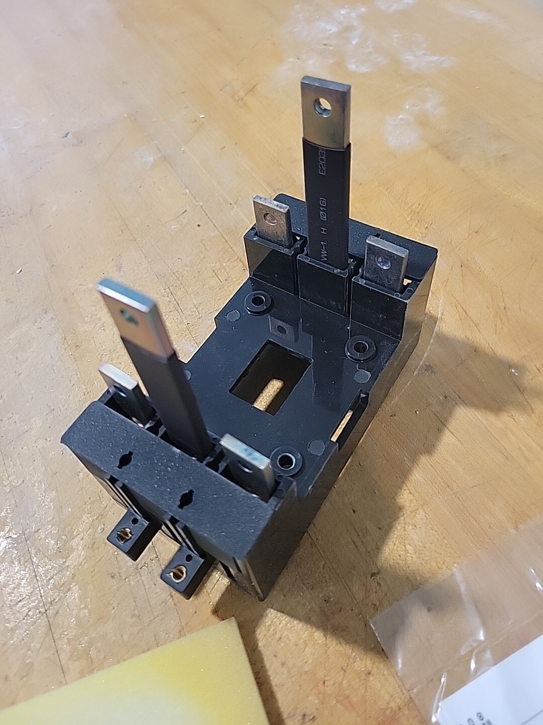 NEW IN BOX SIEMENS PCBERC3 PLUG-IN MOUNTING BASE. FAST SHIP! LOW PRICE GUARANTY