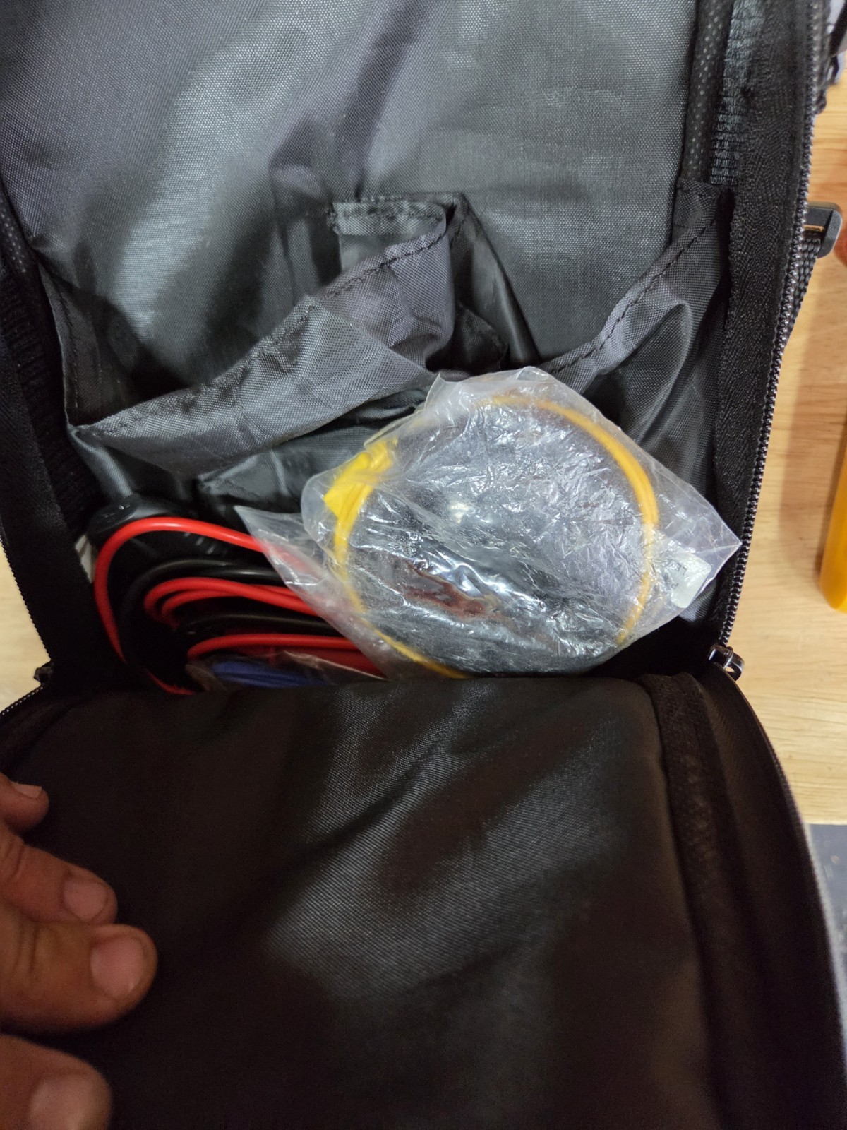 Fluke 323 True RMS Clamp Meter w/Fluke Leads & Case