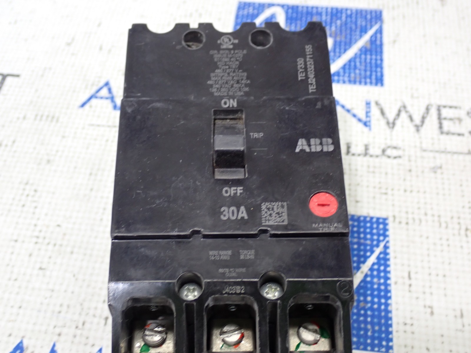 ABB TEY330 3 Pole 30 Amp 480Y/277 Volt Bolt On Type TEY Circuit Breaker – Tested