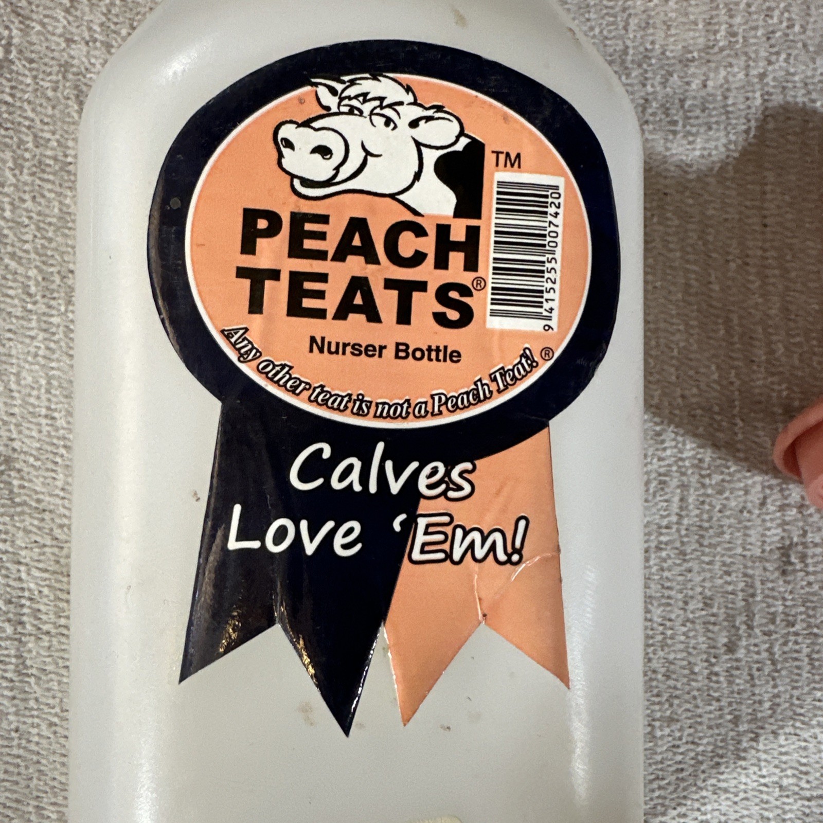 Peach Teats 2 Qt Calf Bottle Feeder with Peach Teat Nipple Never Used. 3 Pint