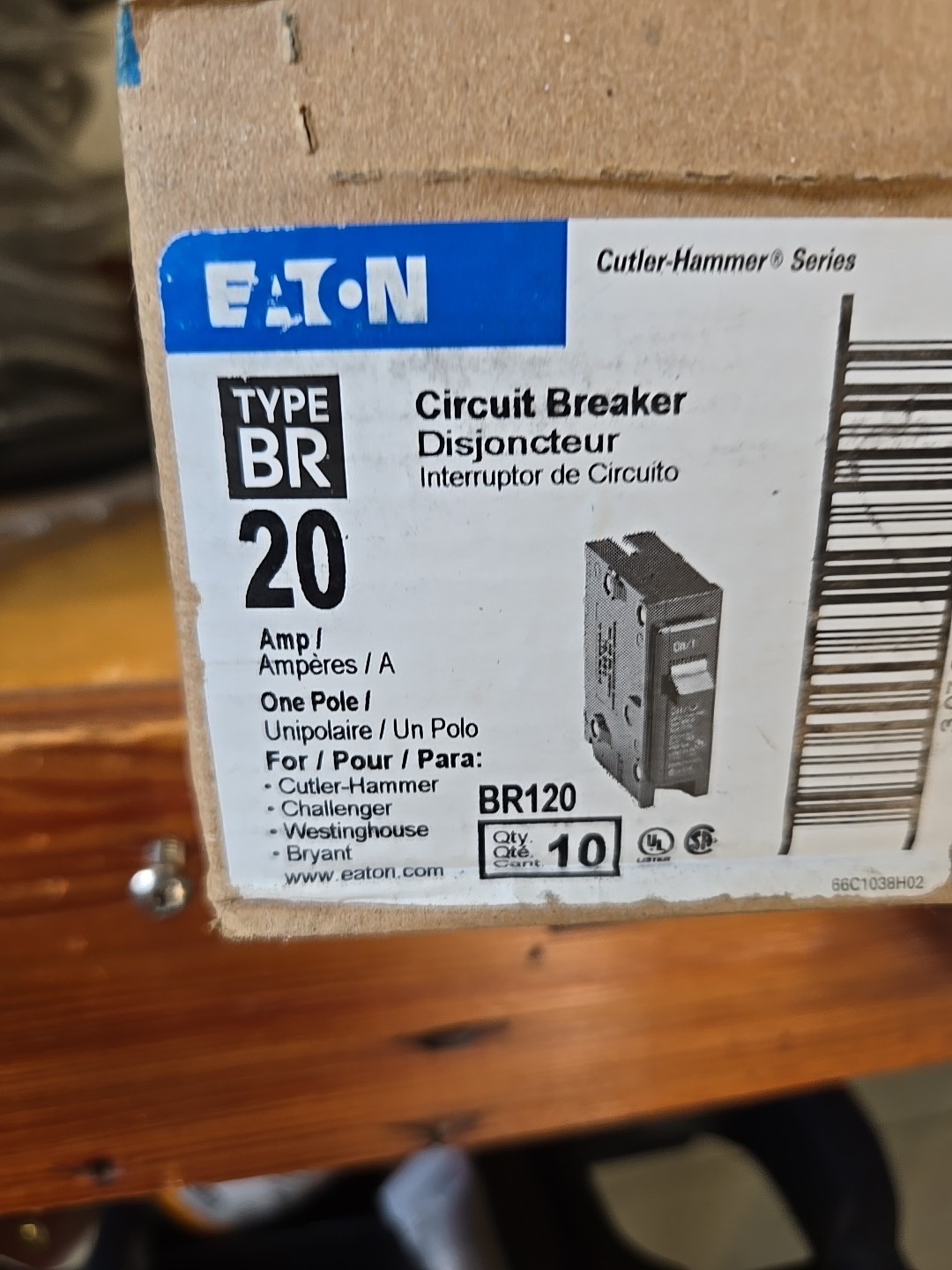 (1) NEW Eaton BR120 20Amp Single Pole Circuit Breaker Cutler Hammer