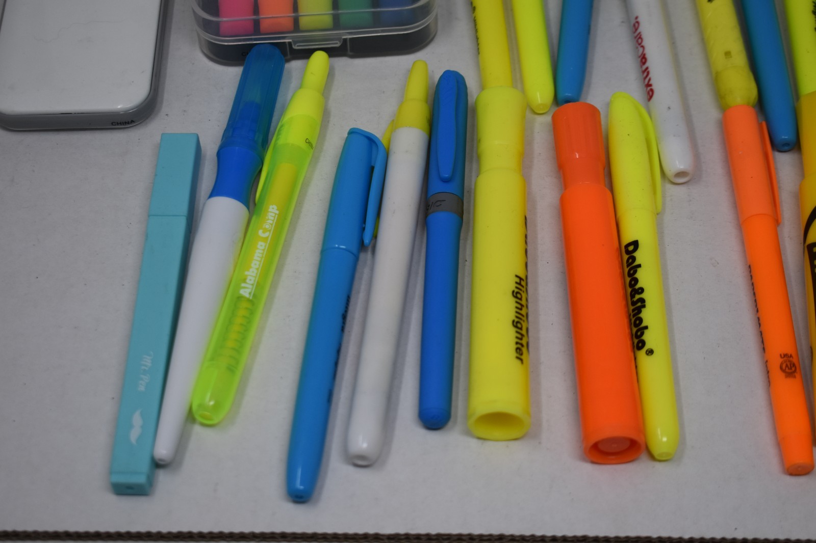 Wholesale Bulk Lot of 80 Various Brands Mixed Colors Highlighters Hi-Liters