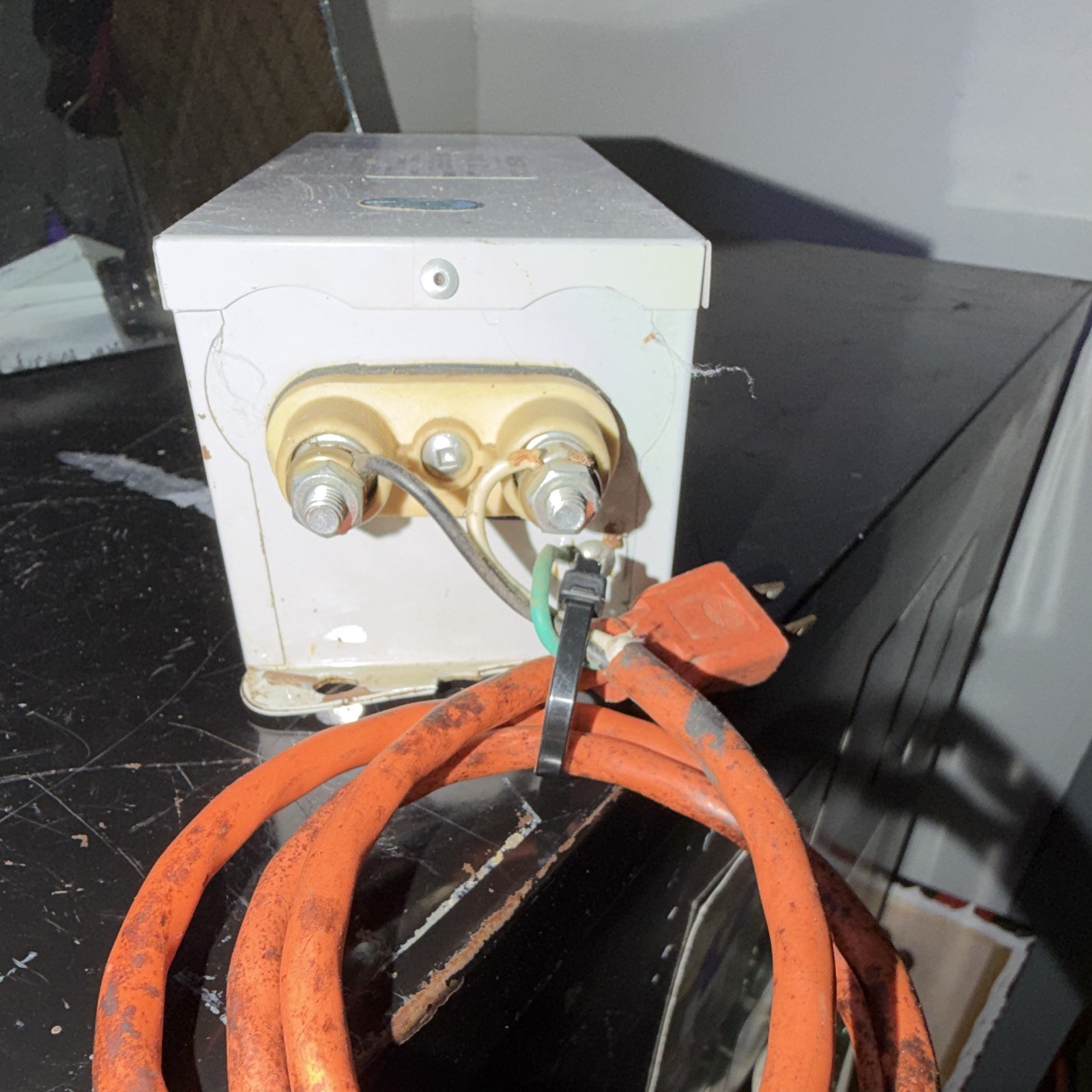 Allanson IS-500 500VA Step-Down Power Transformer 120V to 12V AC 60Hz