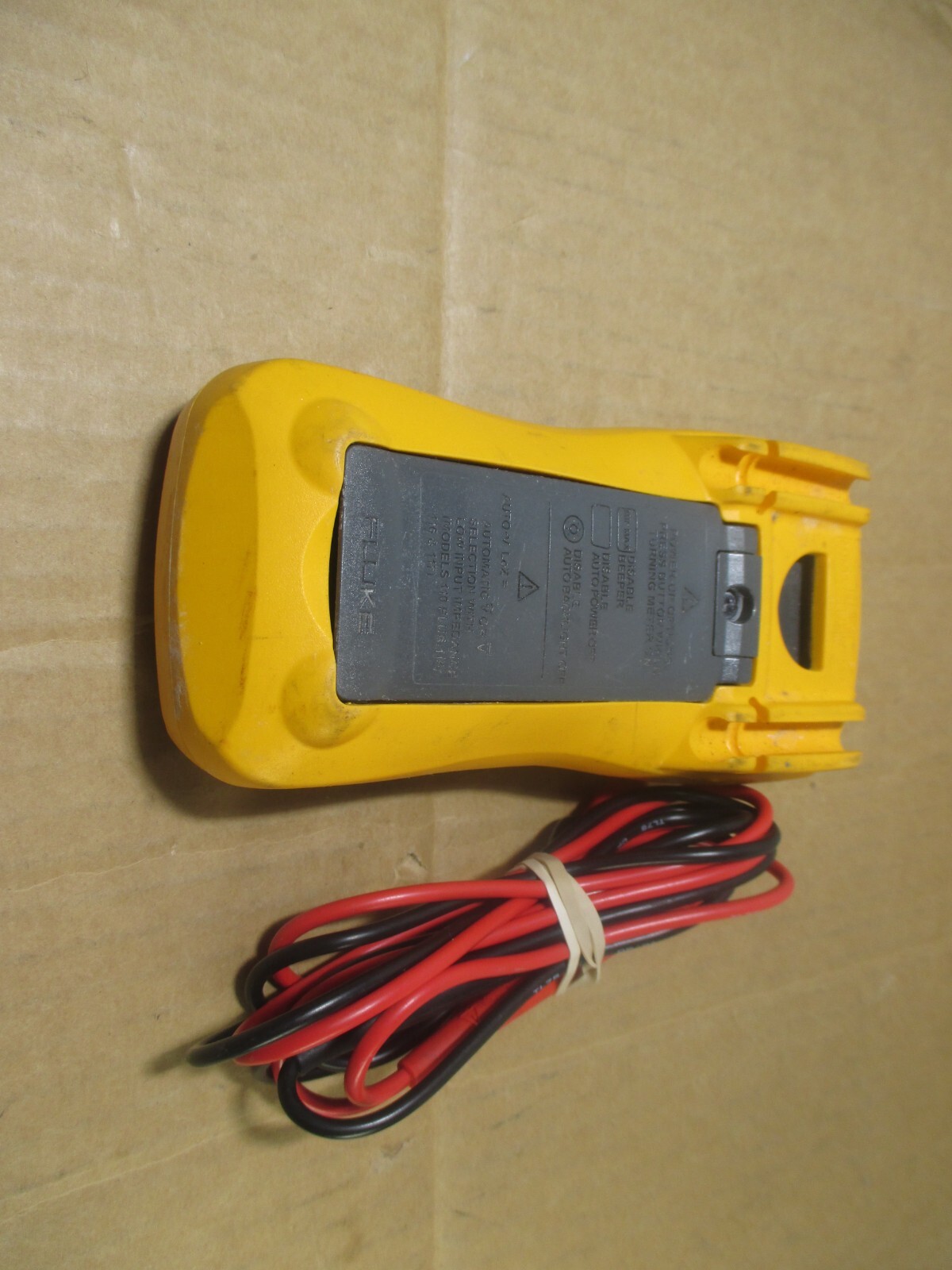FLUKE 116 TRUE-RMS MULTIMETER with original leads good condition
