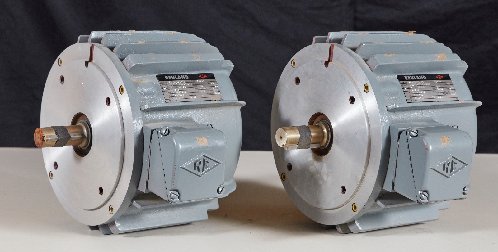 BRAND NEW Reuland Waferthin 4HP 3 Phase 240v 1200 RPM 900 Frame Motors