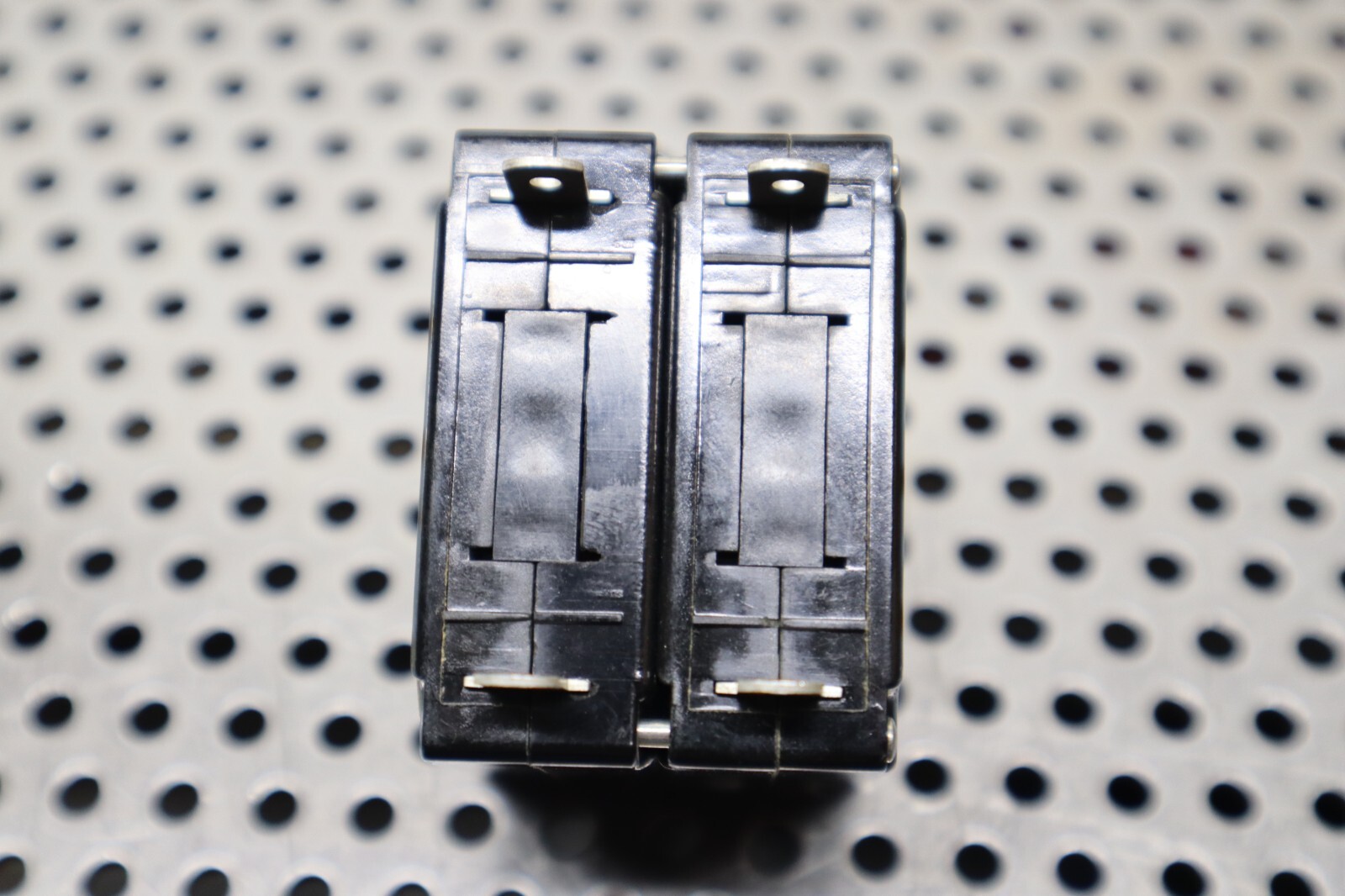 Airpax UPG11-1434-122 15A 18.8A Trip 250V 50/60Hz Circuit Breakers New Old Stock