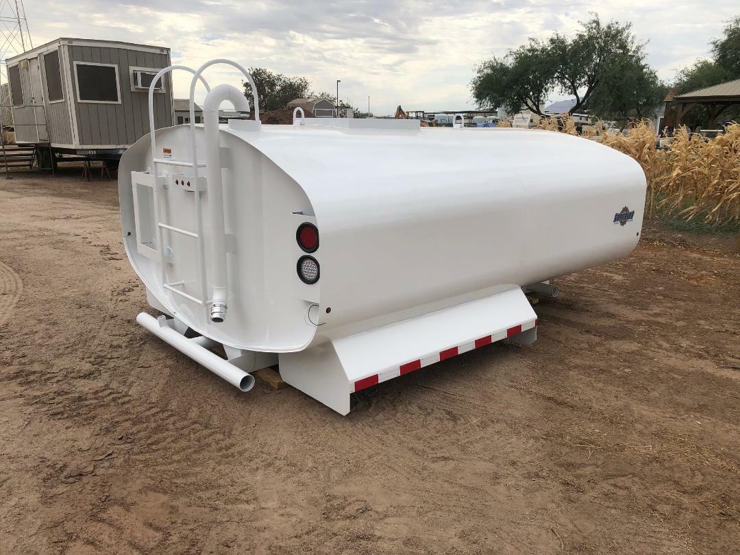 New 2,000 gallon TANK KIT with 6 sprays (2)- front (2) -rear (2)- side, pump