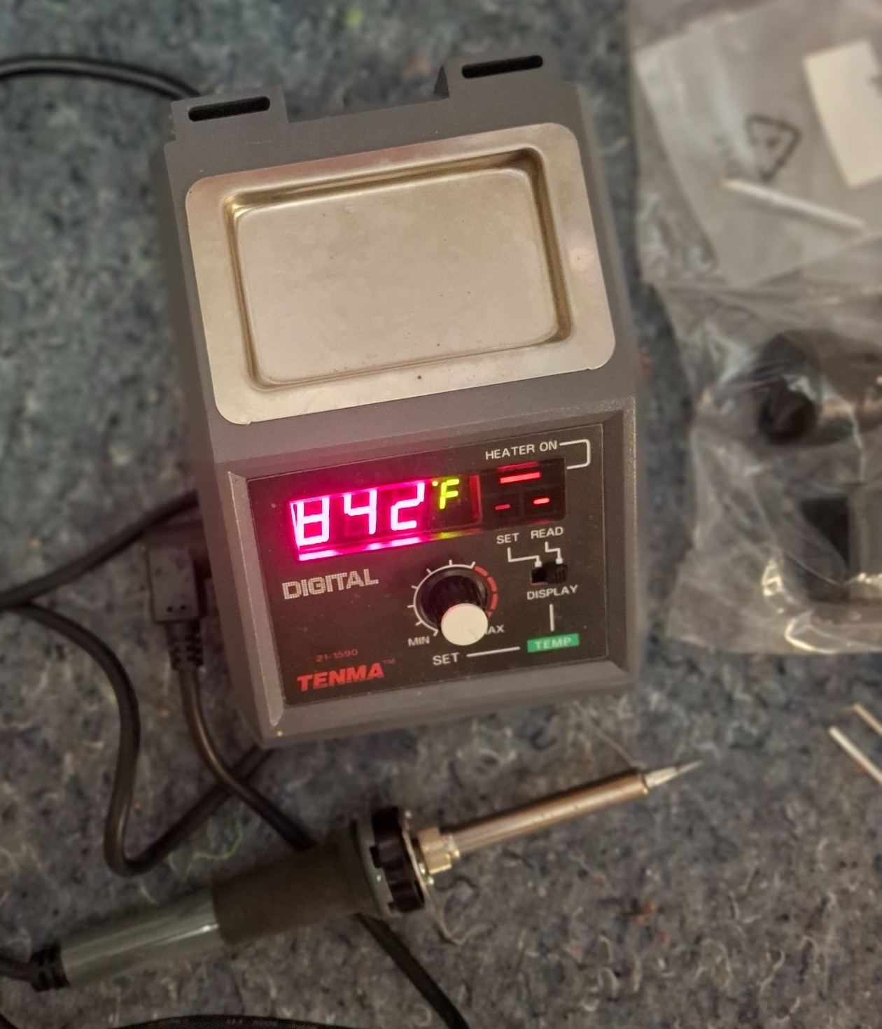 Tenma Temperature Controlled Soldering Station 21-1590 Digital / Extra Tips