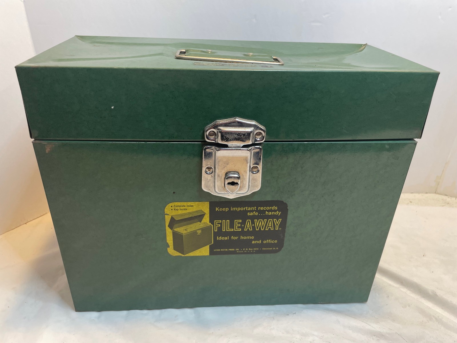 Vintage File A Way Personal Metal Storage Case Box Green No Key