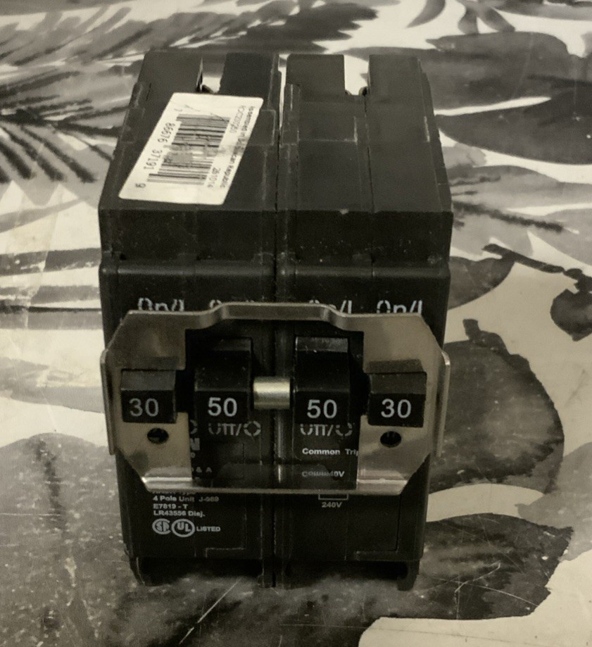 ➿ EATON 15/30 Amp Quad Circuit Breaker -BQC Type BR, Common Trip, UL Listed