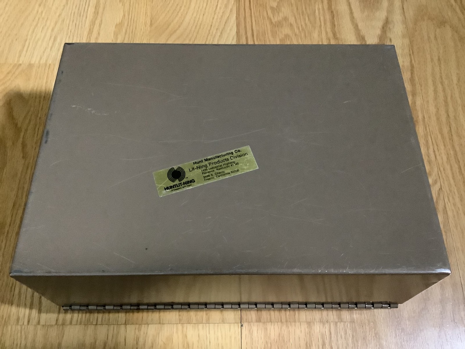 Vintage Huntlit-Ning File Box Tan Black Heavyweight Steel 10 x 7 x 4.5 in w Key