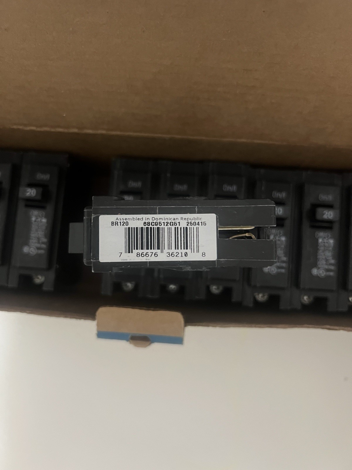 Eaton BR120 20A 1-Pole Circuit Breakers Box of 10 BR Type Plug-In