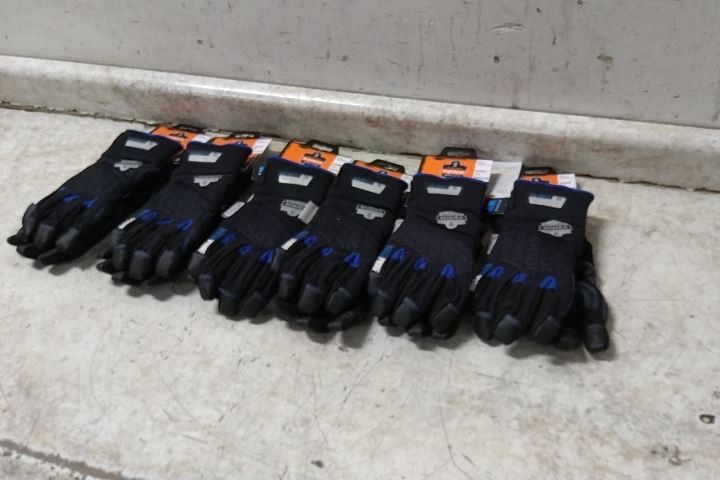 Proflex by Ergodyne 818WP 6 Pairs Size Medium Black/Blue Utility Gloves