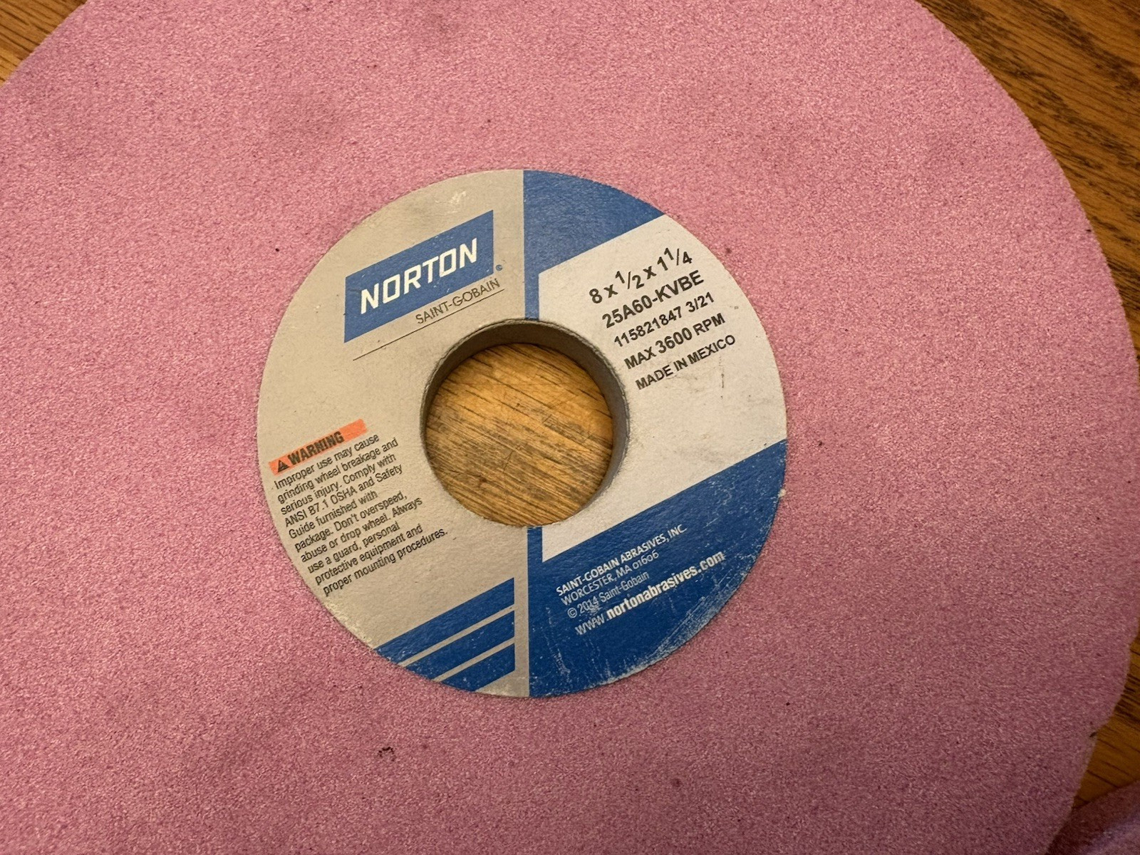 NEW 3pc NORTON 25A Pink 8 x 1/2x 1 1/4 Alundrum Abrasives Grinding 25A60-KVBE