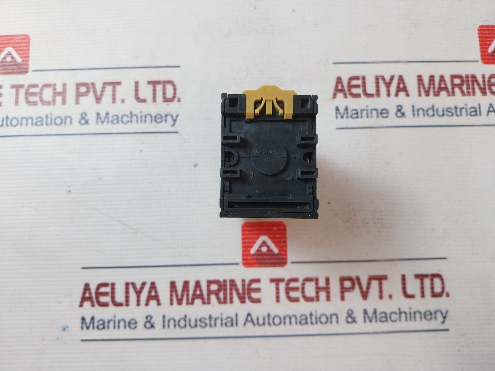 TTE T3A-A Timer Relay with Base 0-30 Min DC 24V