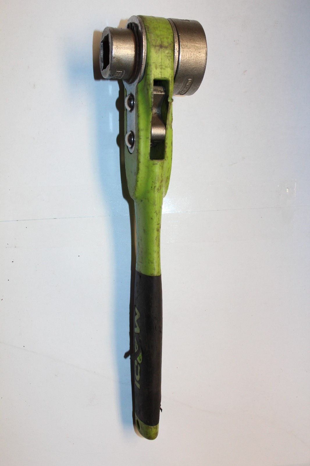 Madi 5-in-1 Slotted Insulated Big Wrench BWS-3