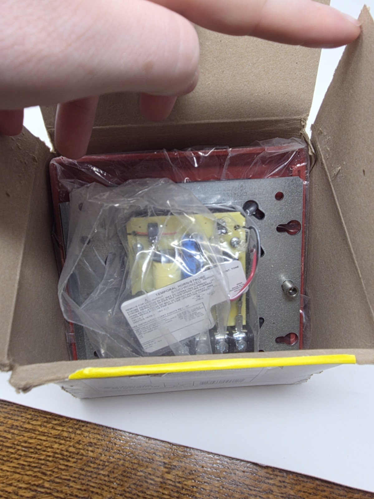 Est Edwards 2452THS-15/75-R Temporal Horn Strobe
