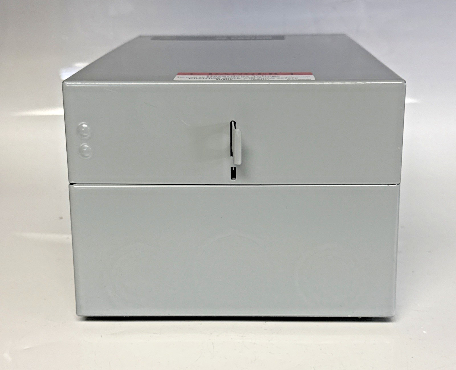 GE CR260L21JA021AA0 Lighting Contactor 8-Pole Electrically Held 120V Coil NEMA 1