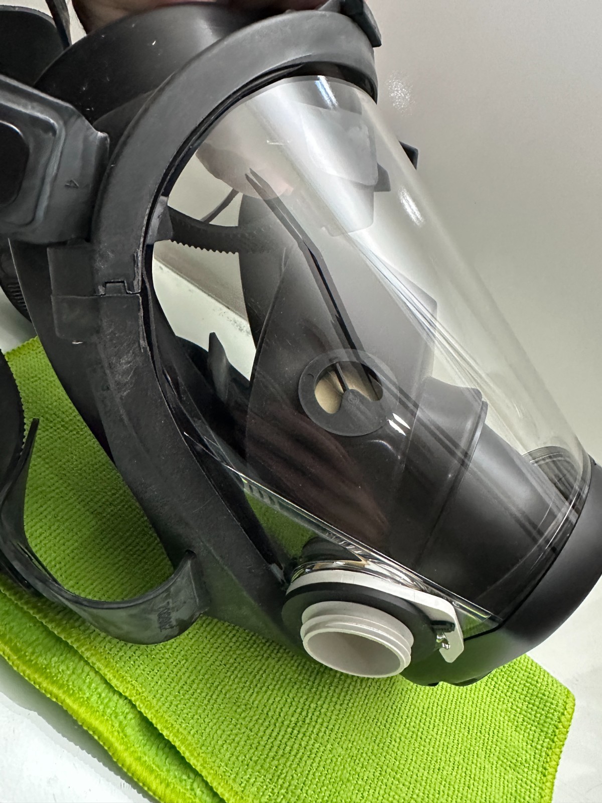 SURVIVAIR Sperian 7620 Full Facepiece Respirator Mask Size M 40mm Opti Fit