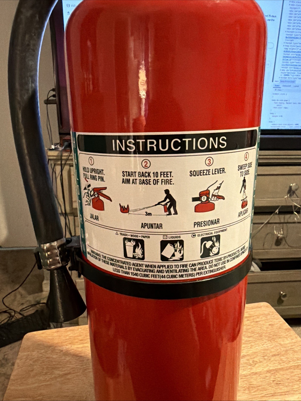 Clean Agent Fire Extinguisher – Large 11 lb. Halotron – Excellent Condition!