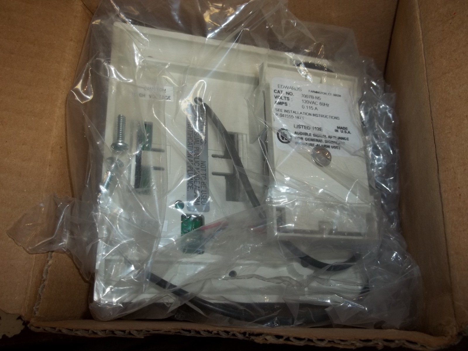 EDWARDS AUDIBLE VISUAL ALARM 7007B-N5 120VAC WHITE (EE3)