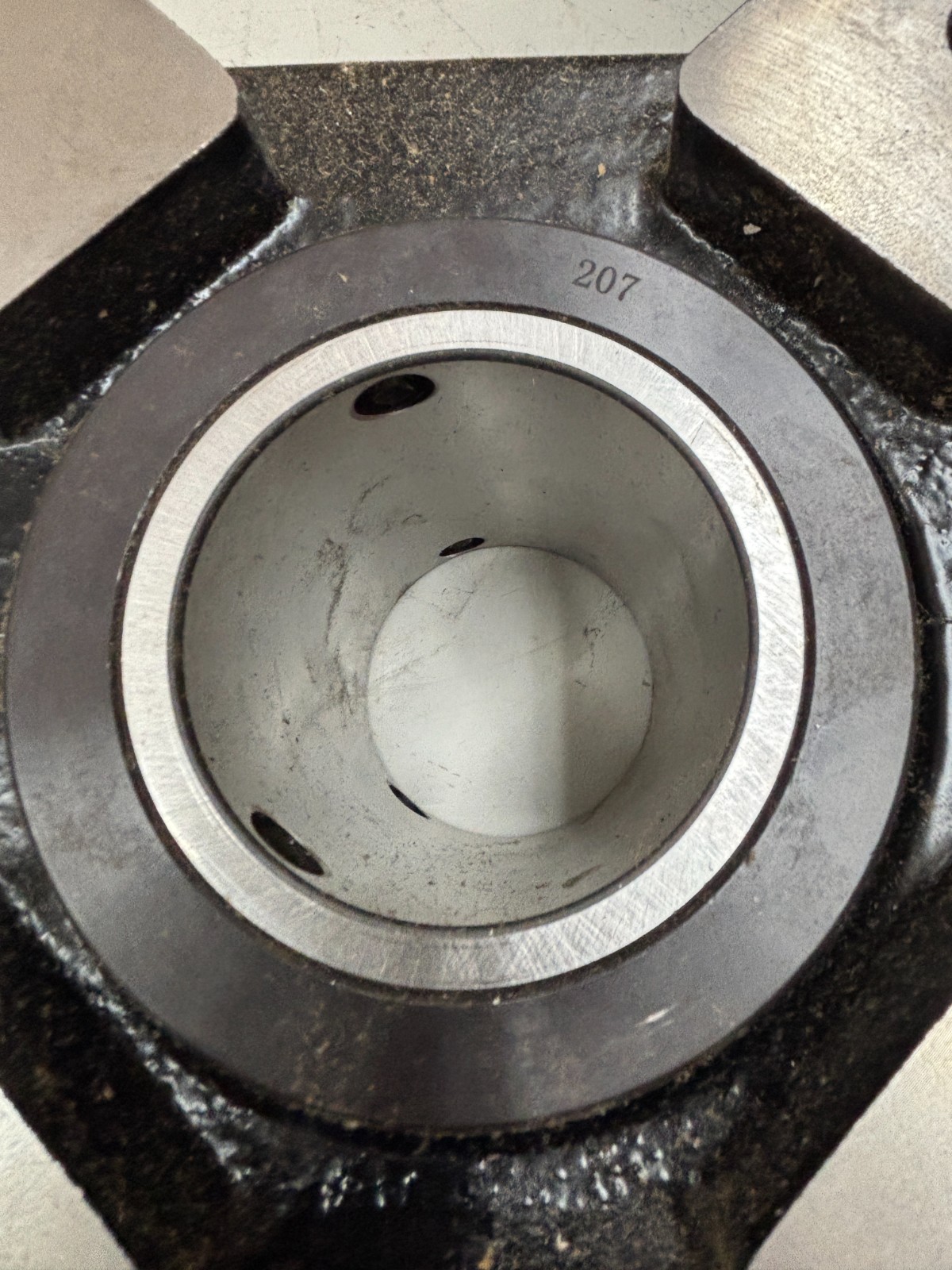 SEALMASTER RFB 207 FOUR BOLT FLANGE TAPERED ROLLER BEARING 2-7/16″ BORE