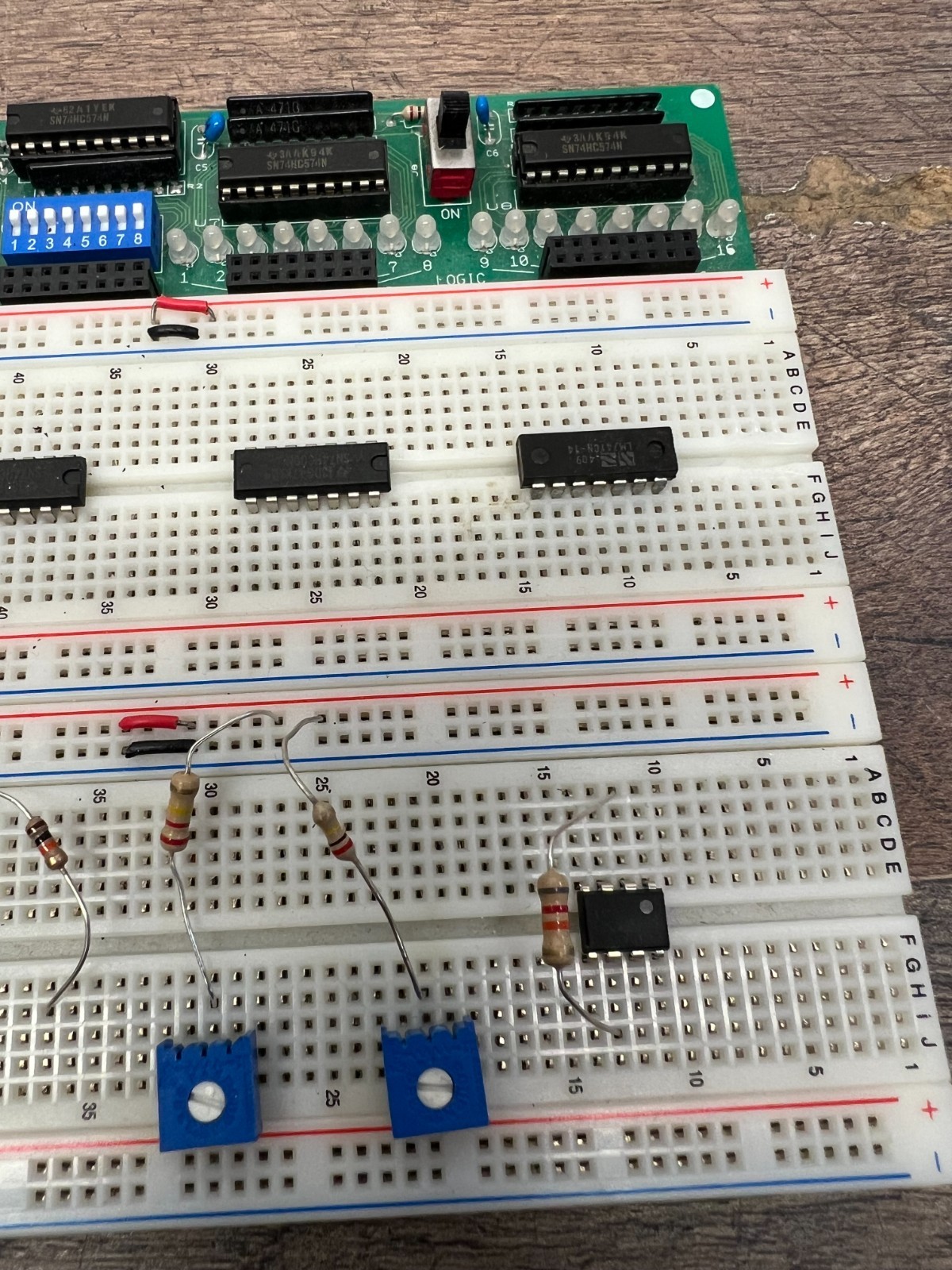 Analog and Digital Breadboard Experiment Board