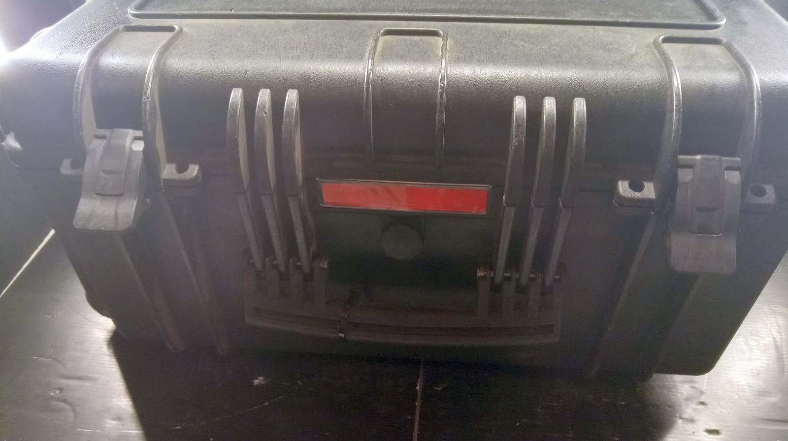 1 USED DJI/PELICAN 23.5X18X10.5 HARD SHELL CASE WITH WHEELS ***MAKE OFFER***