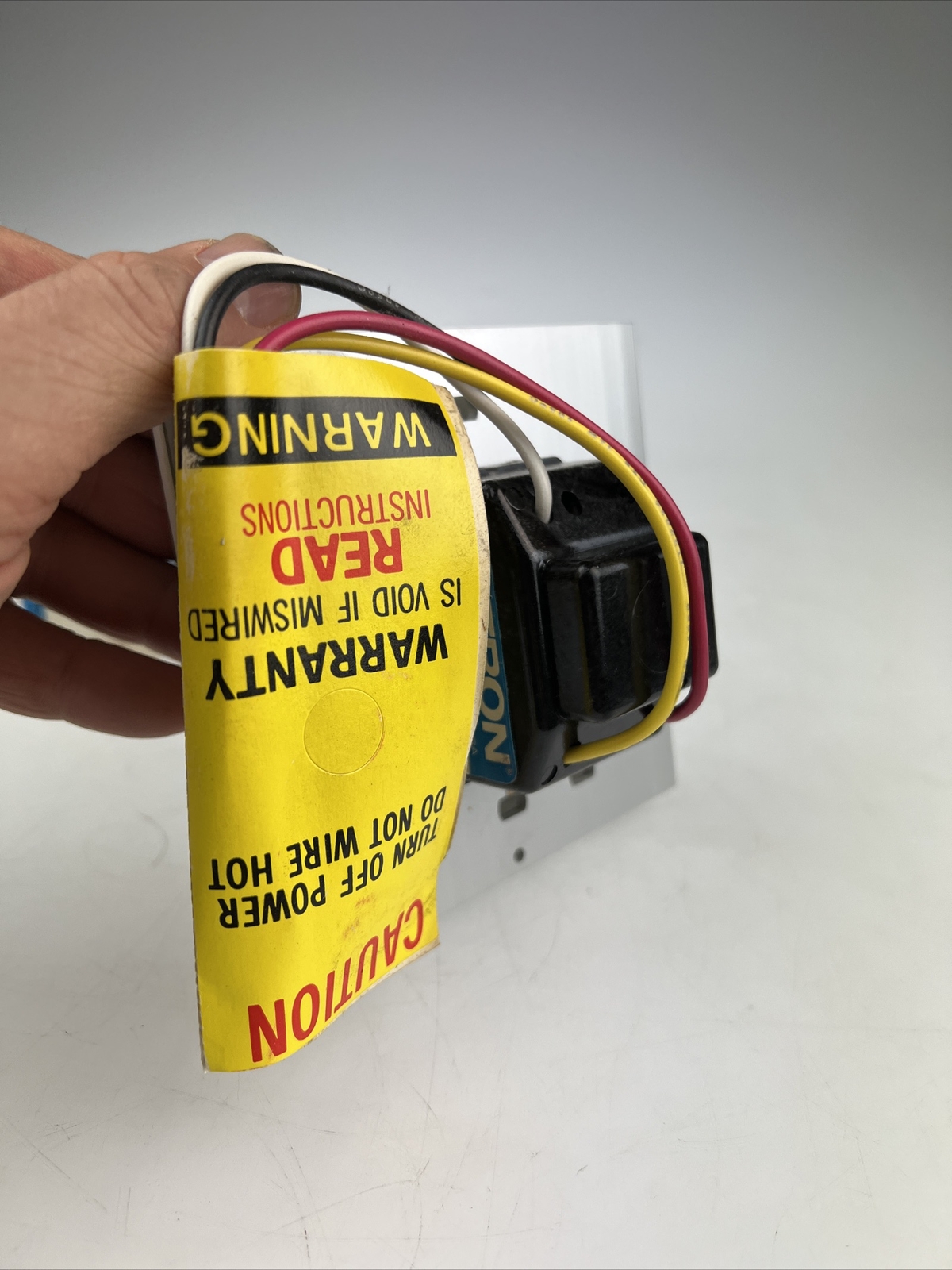 Lutron NOVA Fluorescent Slide to off Dimmer NF-10-277 White 2.2A, 277V, 60Hz