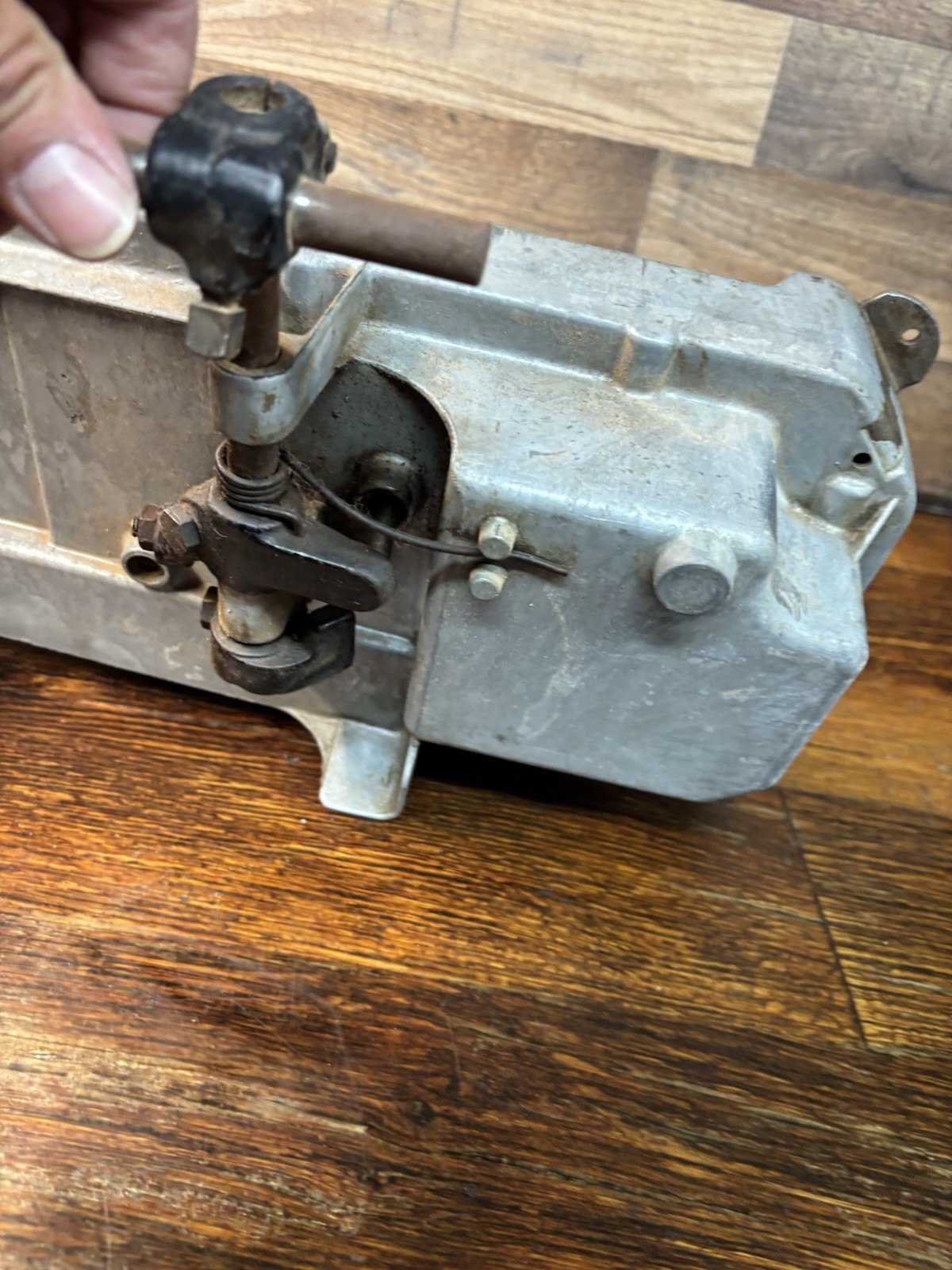 Singer 251-12 Upholstery Machine with oil pan, attachments & extras, WORKS BUT..