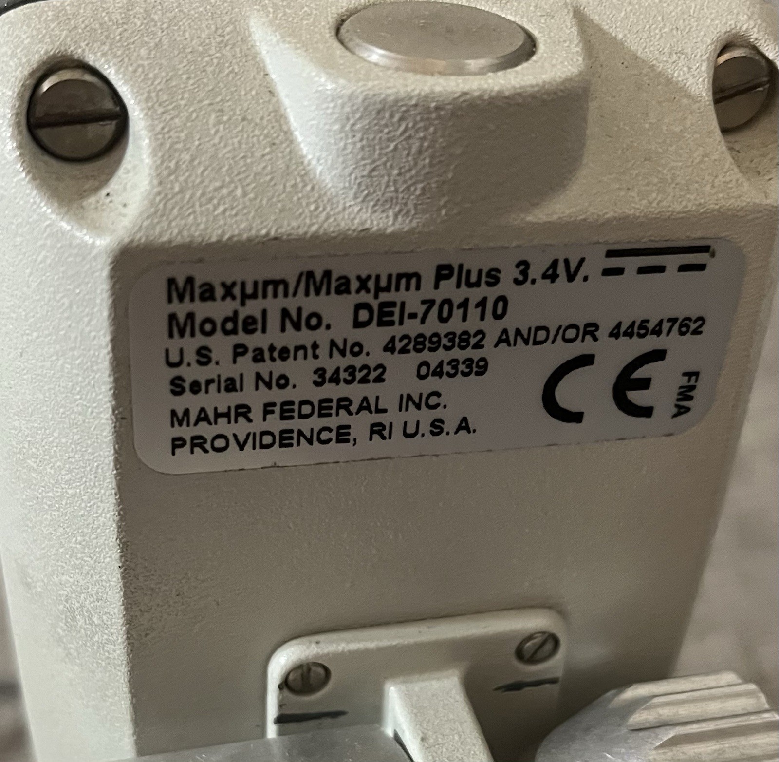 Mahr Federal DEI-70110 Maxum Plus 3.4V Electronic Readout Linear Probe & Base