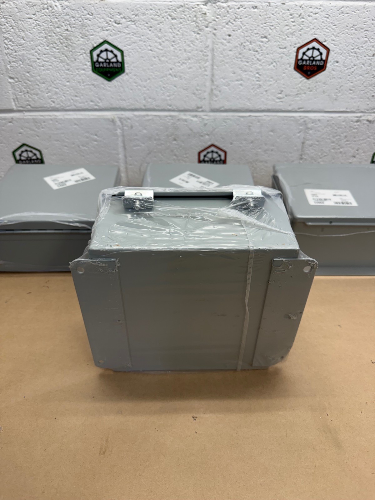 Nvent Hoffman A808CH Junction Box/Enclosure, 1 Box of 4 Enclosures *NEW*