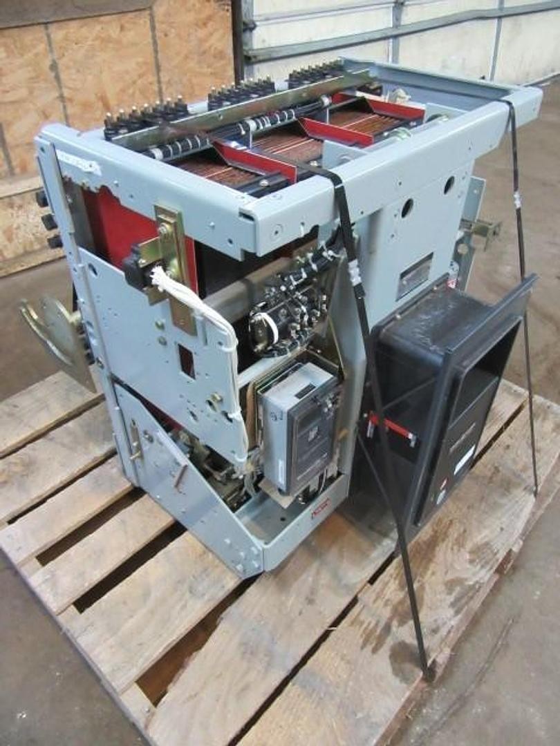 GE AKR 4000 AMP BREAKER AKR-8D-100 MICRO VERSA TRIP A440LSGMR 4000A GROUND LSG