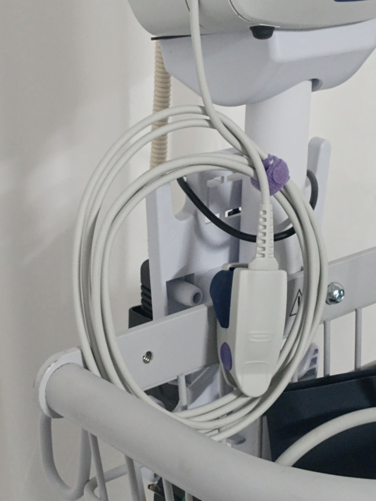 Welch Allyn Spot Vital Signs Monitor w/ Accessories **$25 US Shipping**