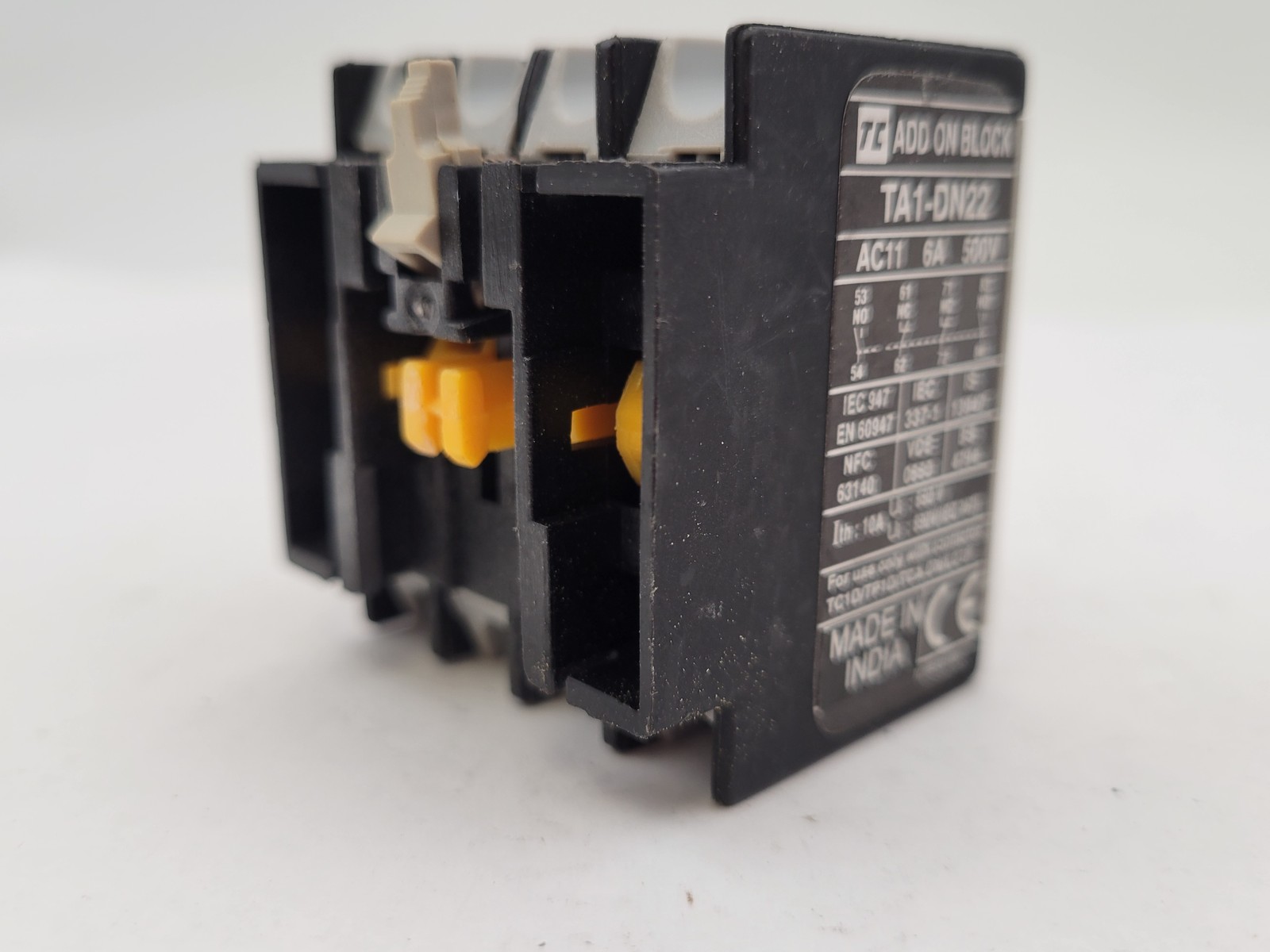 2PC TC TA1DN22 Add on Auxiliary Contact Block 10A 690V 2P or 4P -40 to +70°C