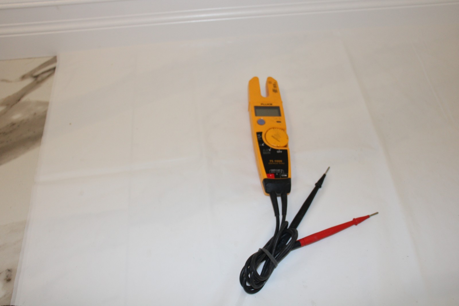 Fluke T5-1000 Voltage Continuity and Current Tester 1000v CAT iii 600V CAT iv