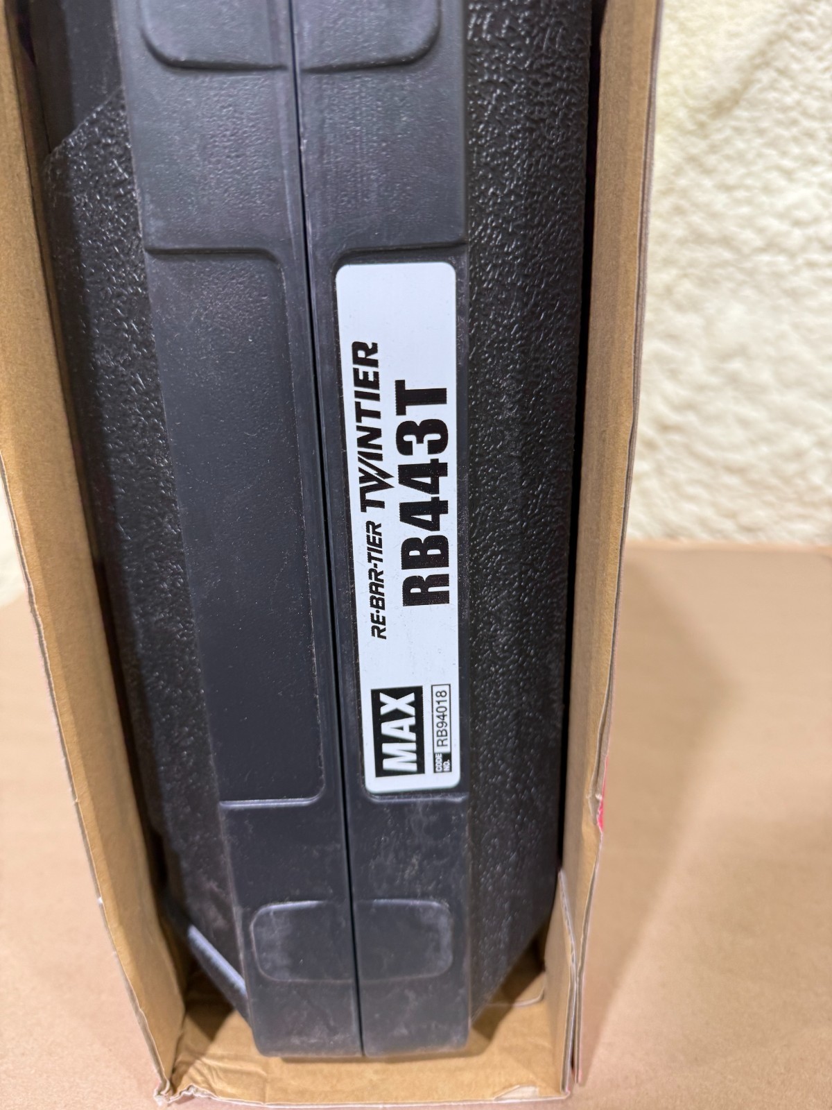Brand New MAX RB443T TwinTier Rebar Tier Tool Kit w/ Case, Battery & Charger