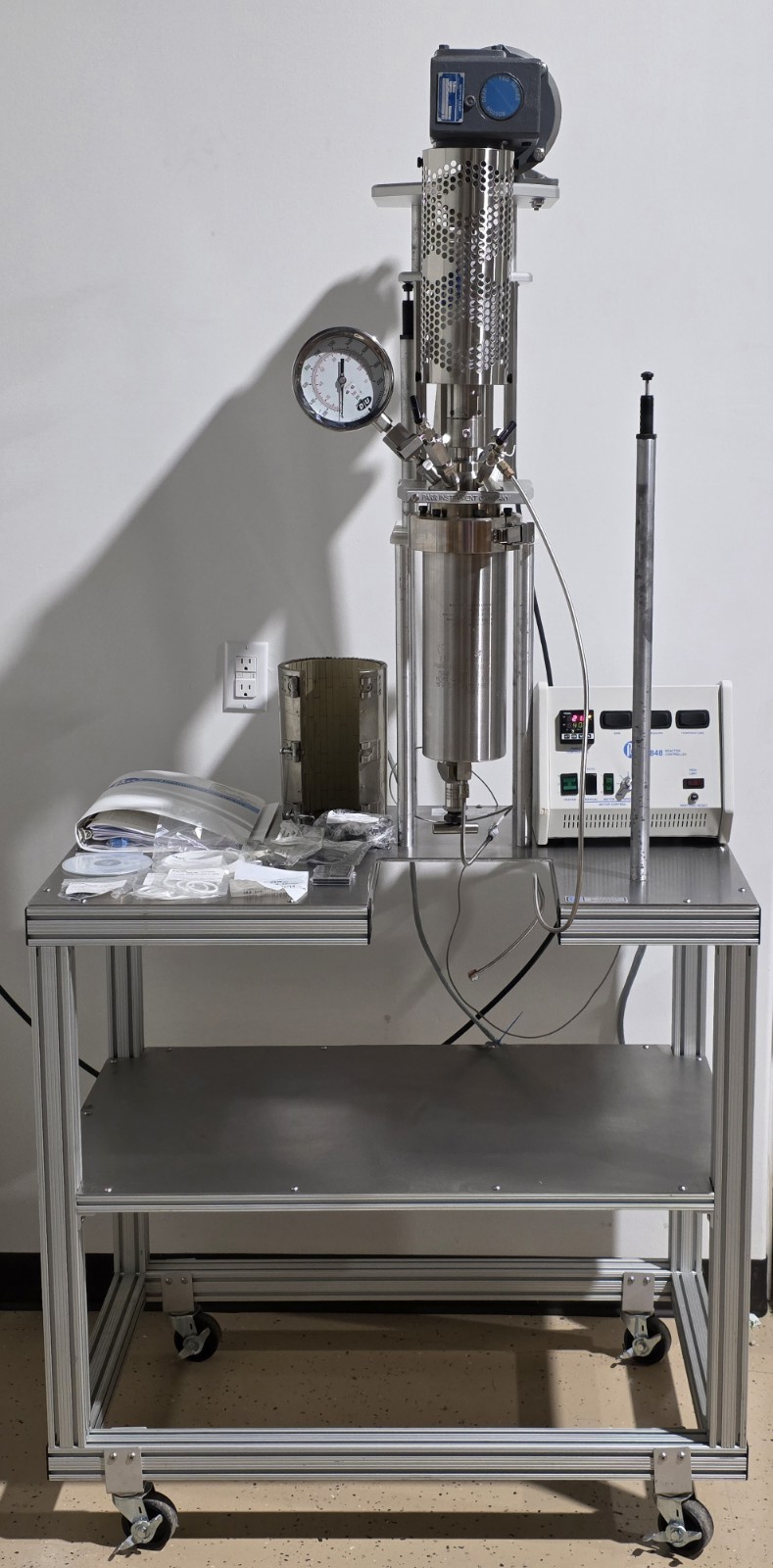 Parr 4530 Floor Standing Pressure Reactor Model 4534 w/ 4848 Controller & Heater