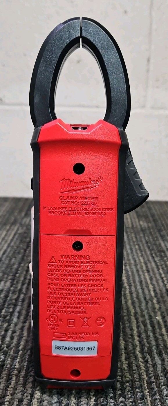 Milwaukee Tools 2237-20 CAT III 600V Clamp Meter with Leads