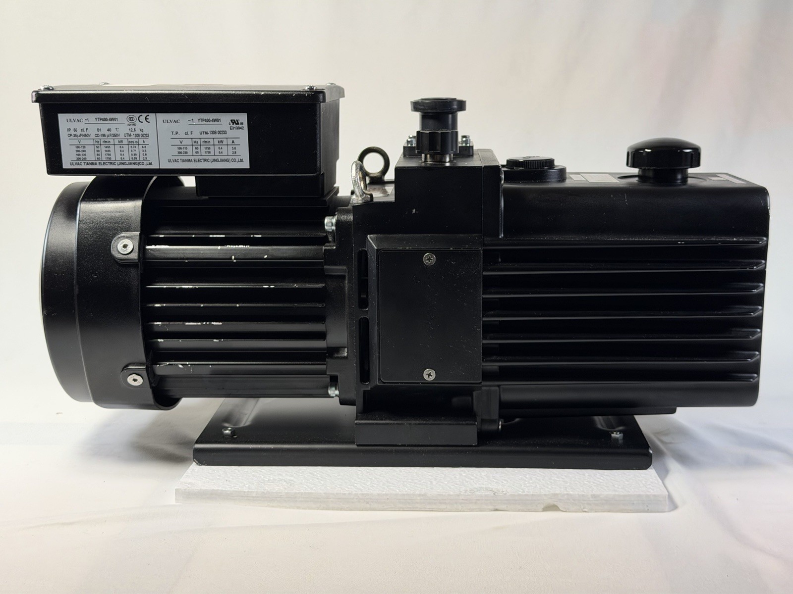 ULVAC GLD-136C Direct Drive Rotary Vane Vacuum Pump Tested 5.3 mTorr w/ VIDEO