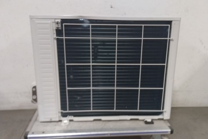 Friedrich WFPU17Z243C 208/230VAC Air Conditioner Condensing Unit (D)