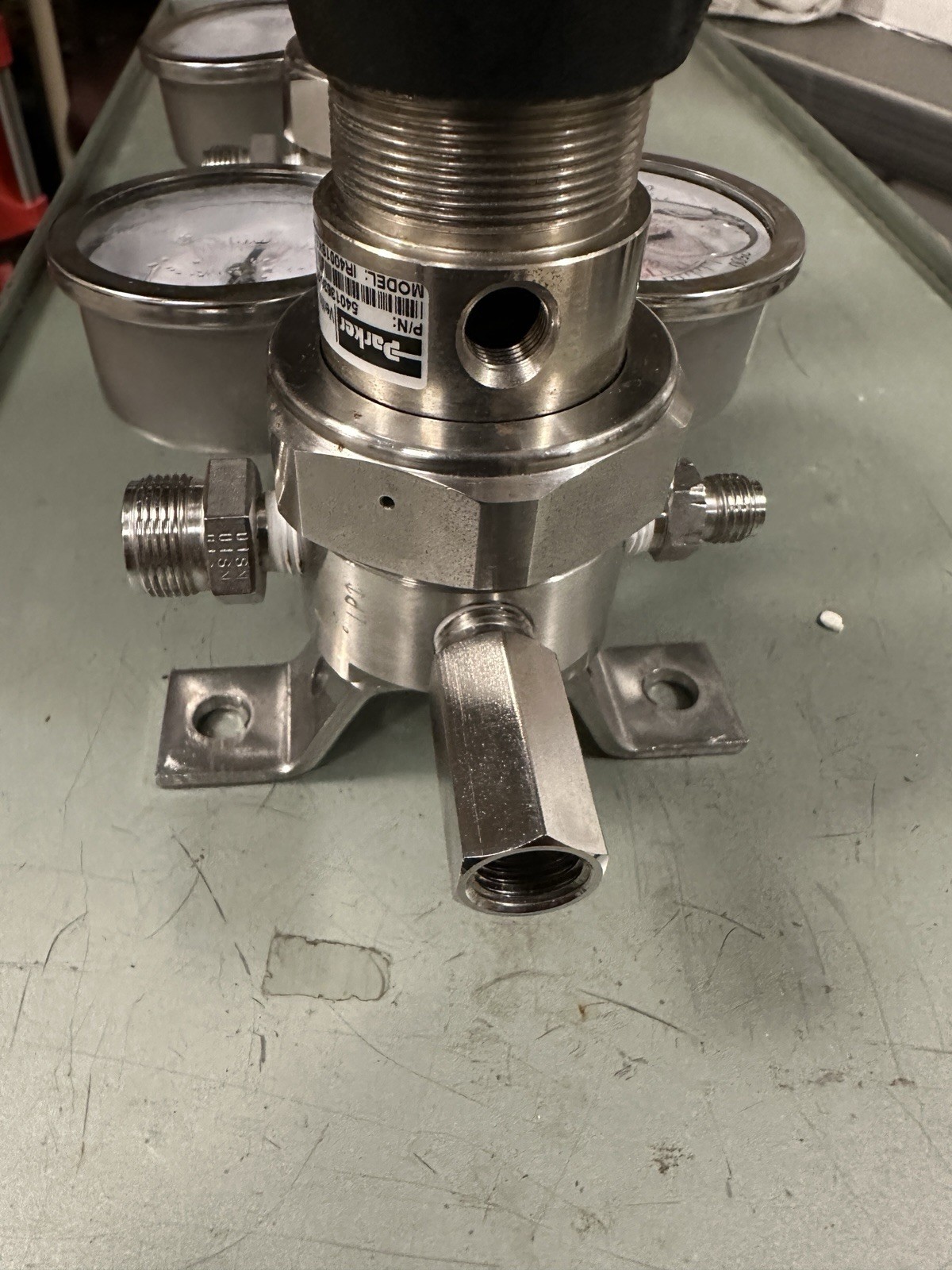 Parker Hannifin Veriflo IR4000 Series Pressure Regulator.