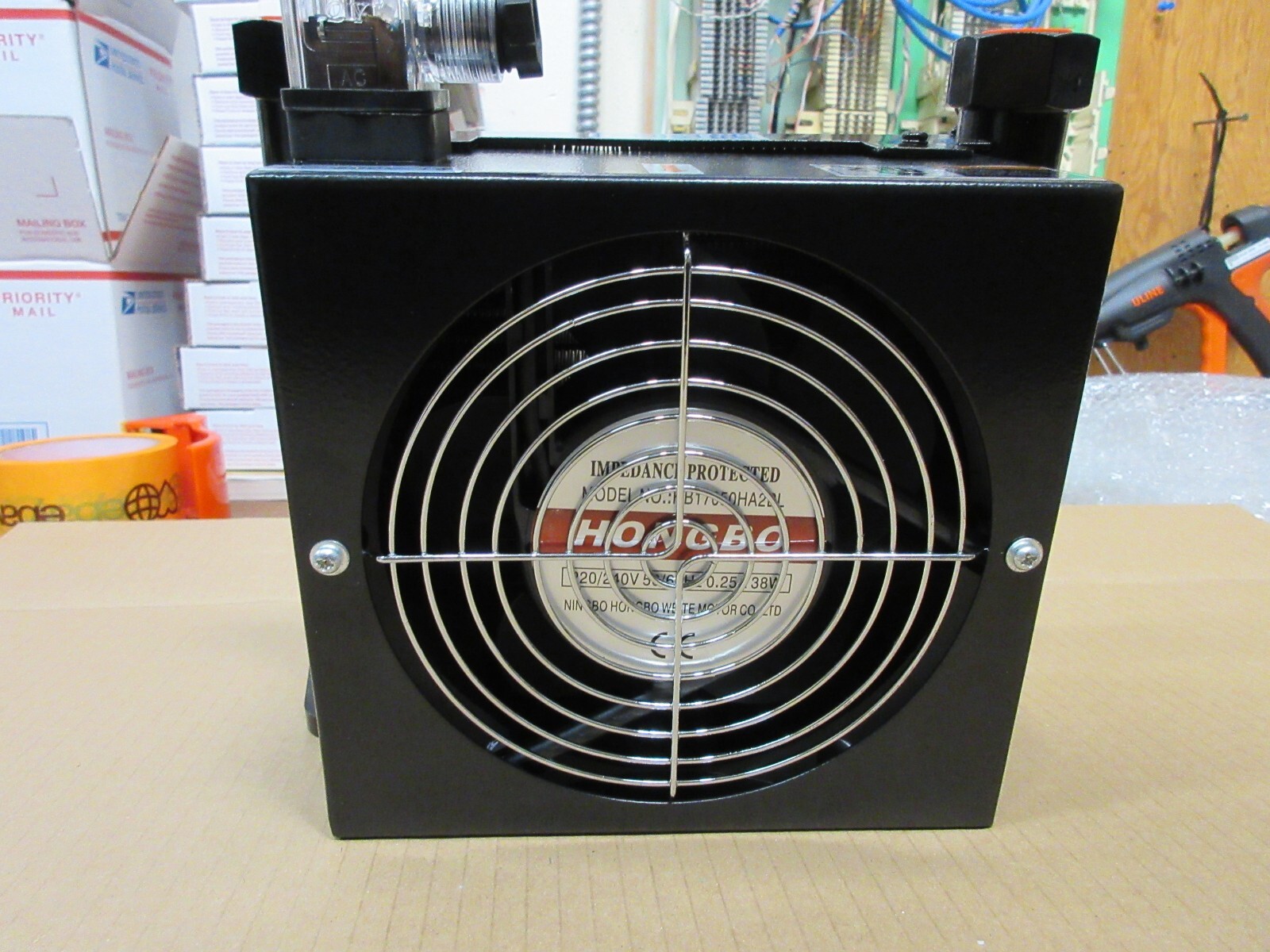 AF0510T-CA2 AIR-COOLED COOLER;COLD RADIATOR+6″FAN,AC220V,10L,12KGF-OILOUTLET1/2″
