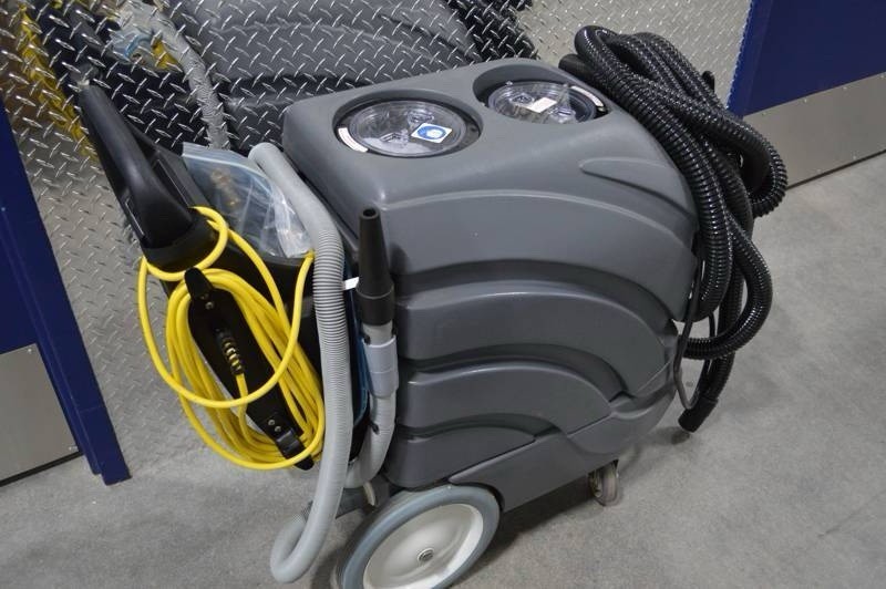 Tennant ASC-15 COMMERCIAL CLEANING MACHINE 400 PSI 15 GAL EXTRACTOR UNDER 1 HR